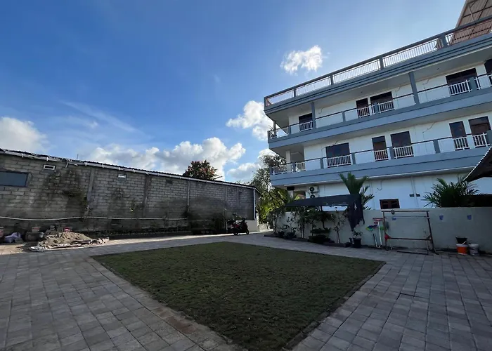 Kubu Celagi Manis Hotel